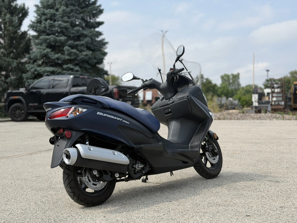2022 Suzuki Burgman 200 alt