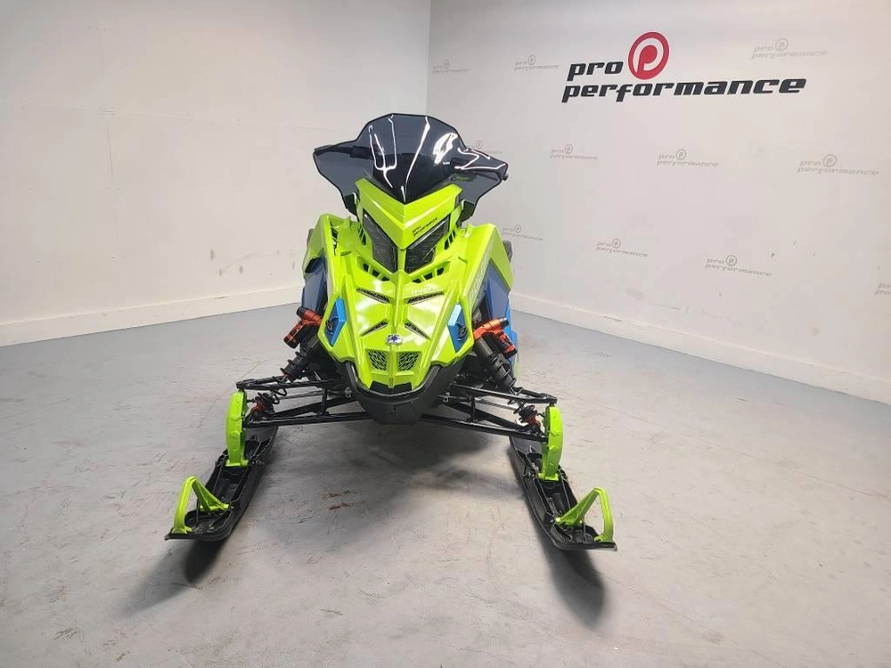 Polaris 850 Indy Vr1 Dynmx 137 2026 alt