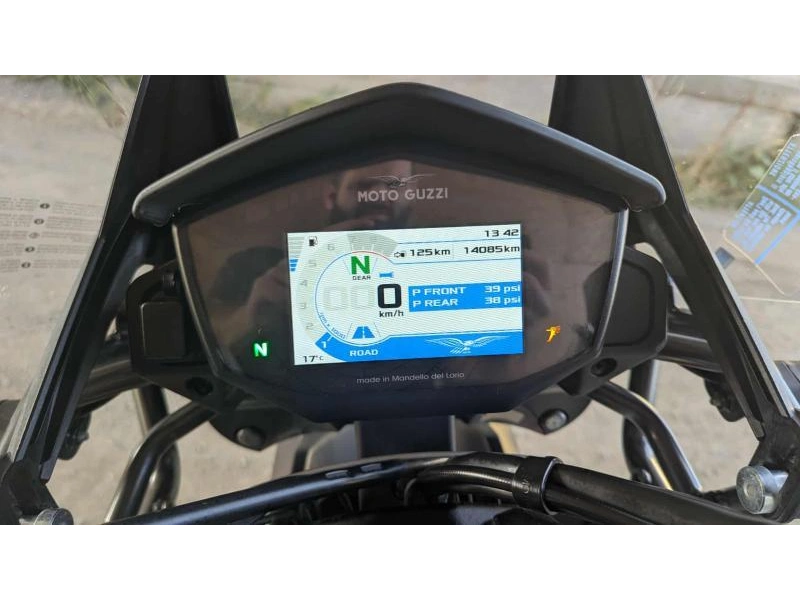 Moto Guzzi V85 Tt Travel Used 2023 alt
