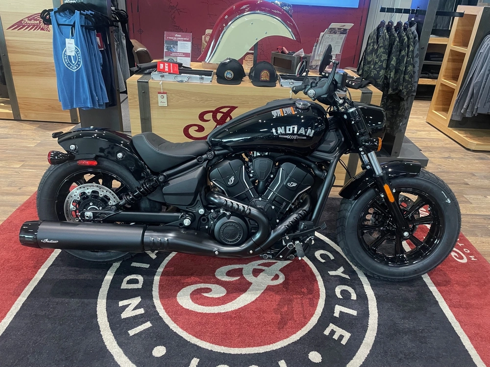 2026 Indian Motorcycle Scout Bobber - Black Metallic alt