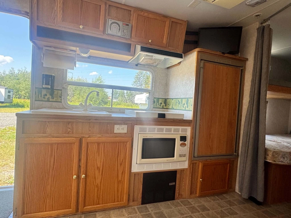 2002 North Trail Trail Lite 7233s alt