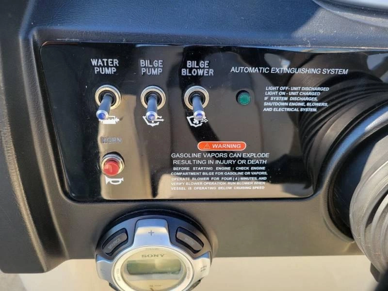 Sea Ray Sundeck 230/ Mercruiser 350 2009 alt