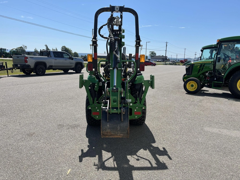 2021 John Deere 2025r alt