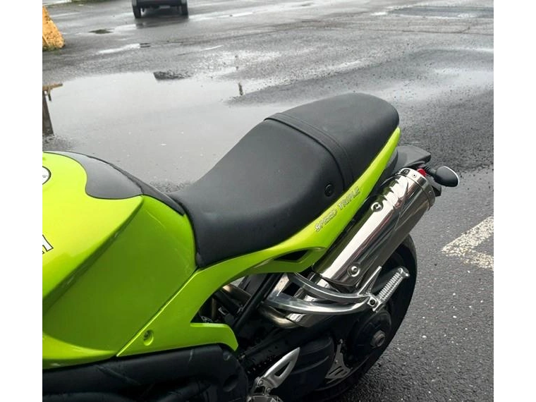 Triumph 1050 Speed Triple 2007 alt