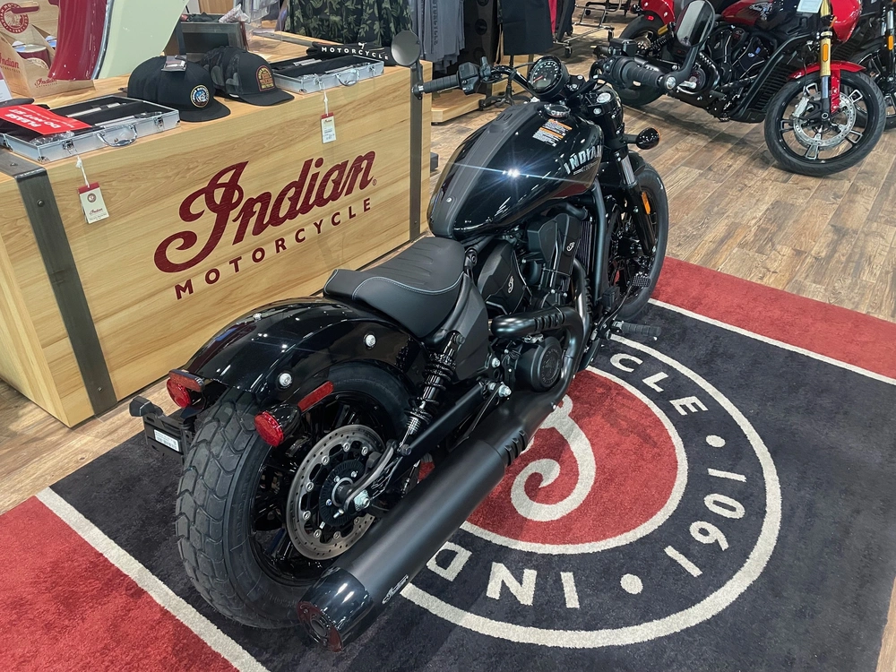 2026 Indian Motorcycle Scout Bobber - Black Metallic alt