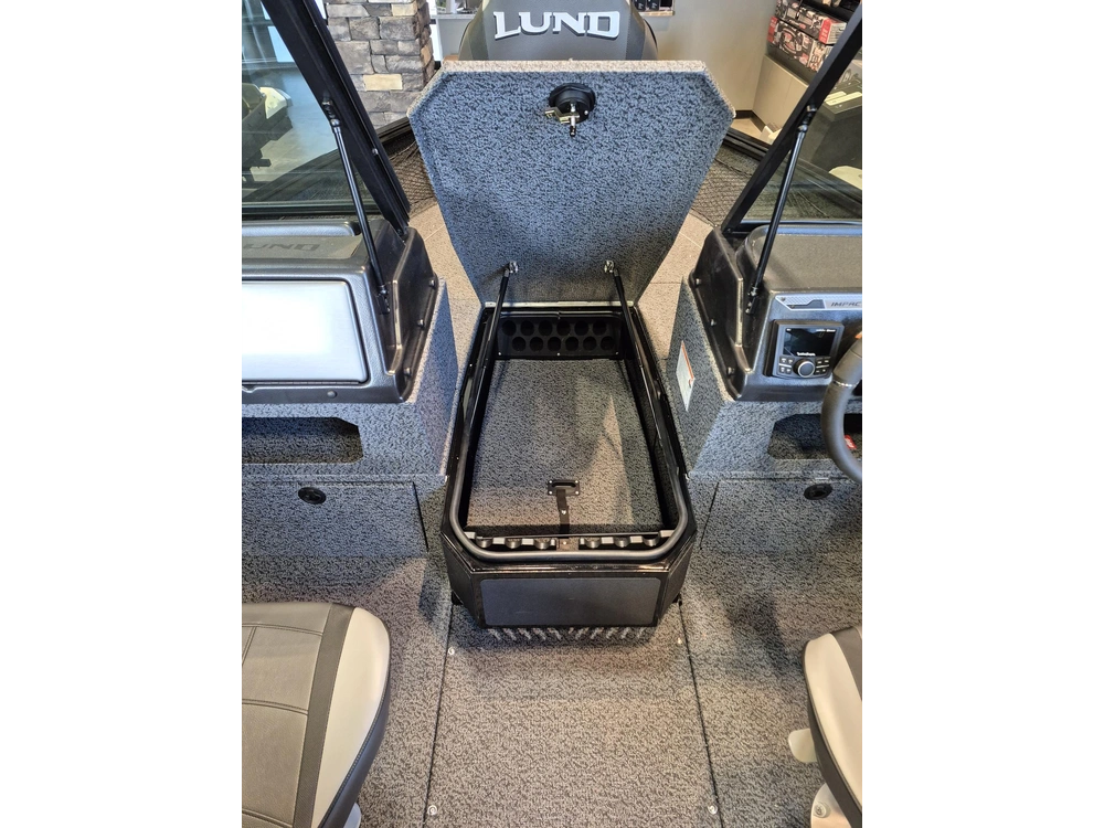 2027 Lund 1775 Impact Xs Black And White alt