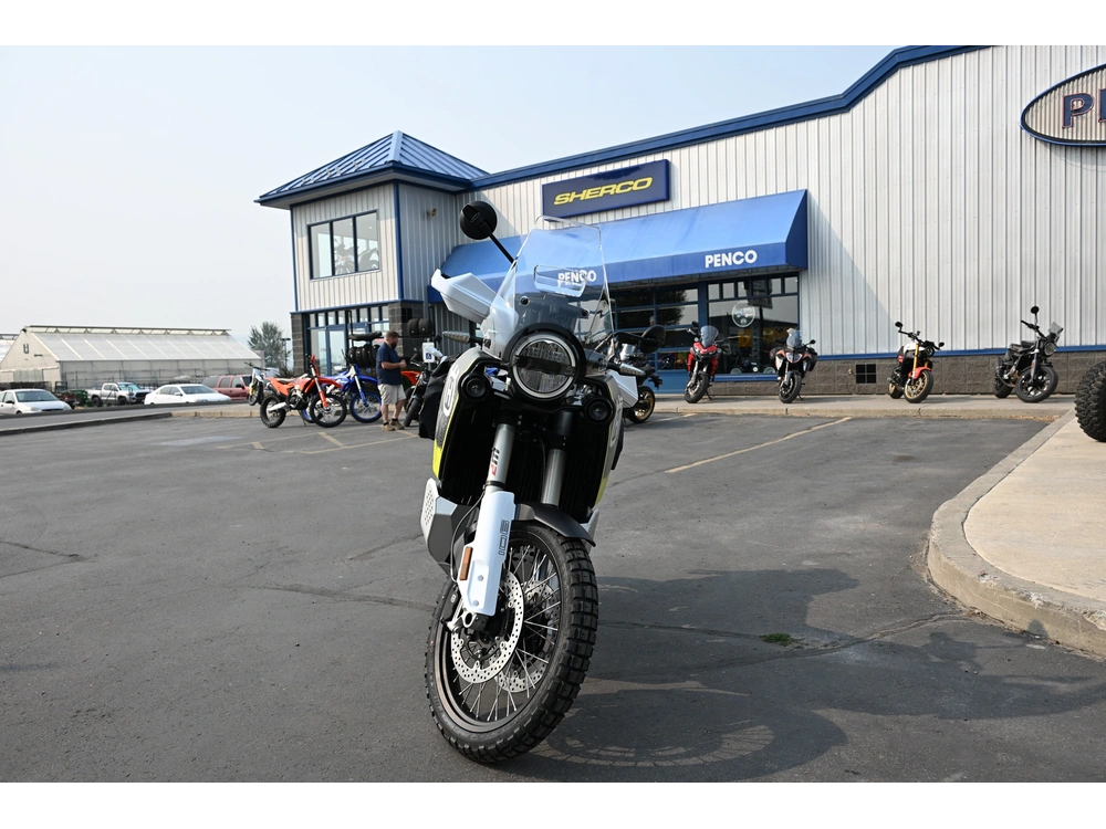 2027 Husqvarna Norden 901 alt