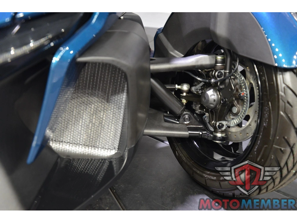 2024 Can-am Spyder Rt Limited Dark Wheels alt