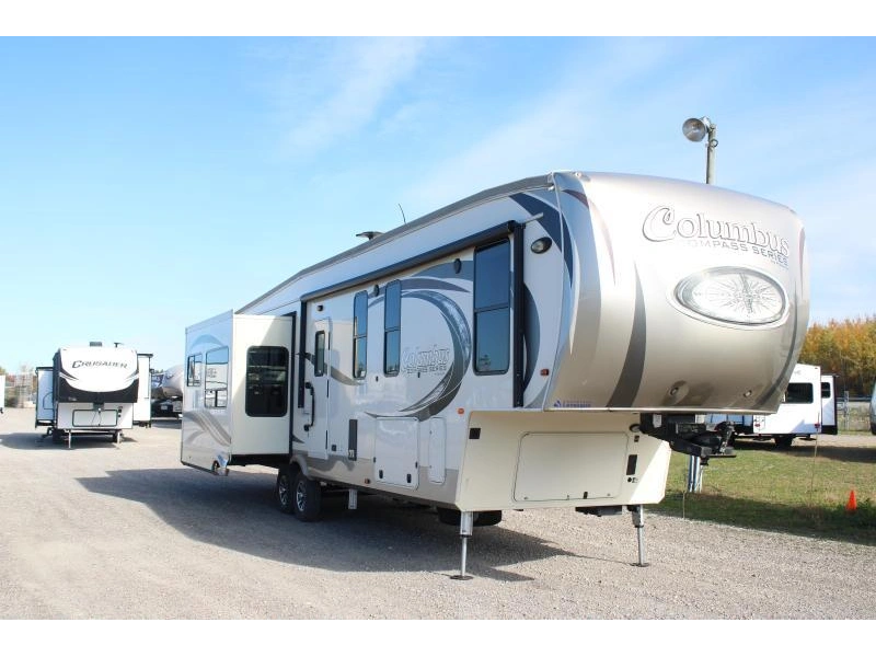 Palomino Columbus 377mb 2017 alt