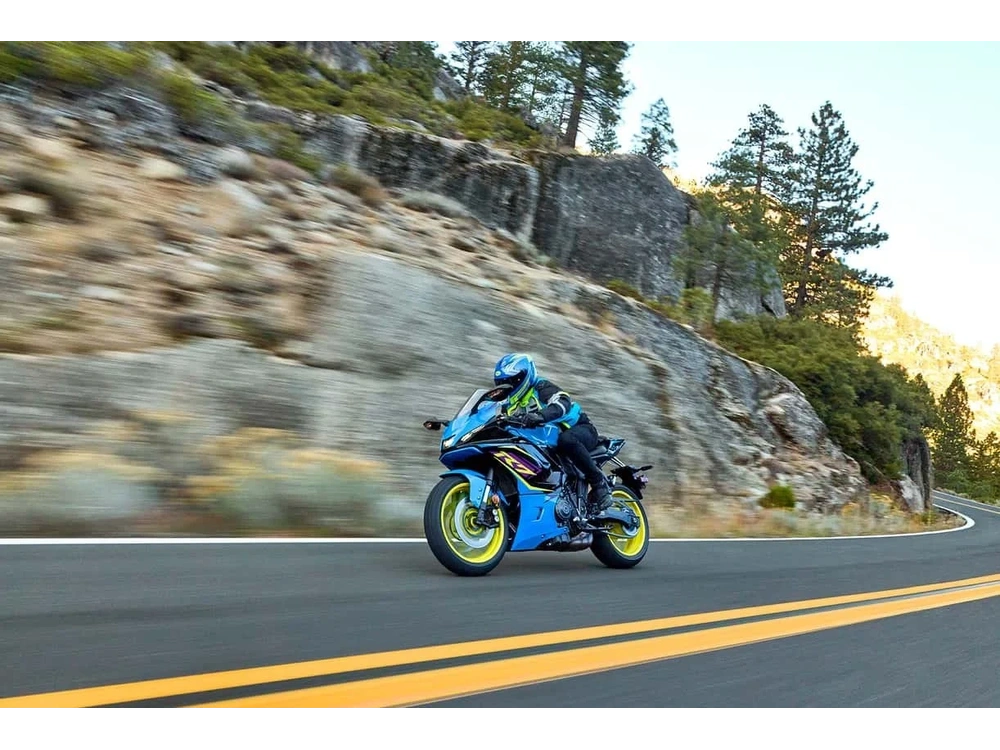 2026 Yamaha Yzf-r7 Raven Black alt