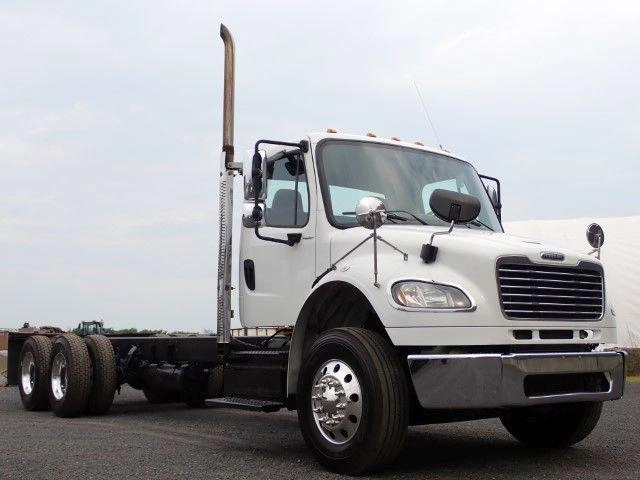 Freightliner M2-106 2013
