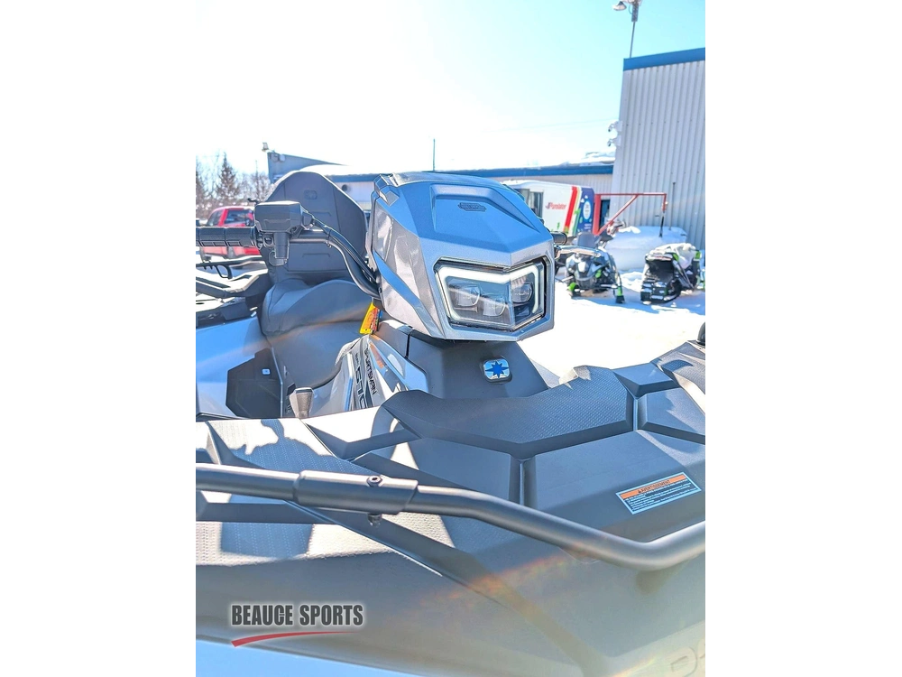 2026 Polaris Sportsman Touring 570 Ultimate Turbo Silver Vtt 2 Places Confort Passager Balade Sentier Chasse Bois Direction Assistée Pleinement Équipé Duo Familial Outlander Max Kodiak Trv alt