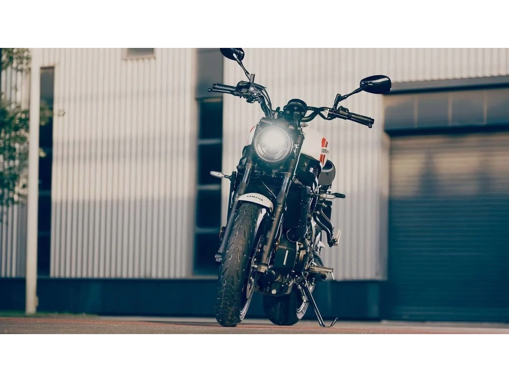 2025 Yamaha Xsr700 Heritage White alt