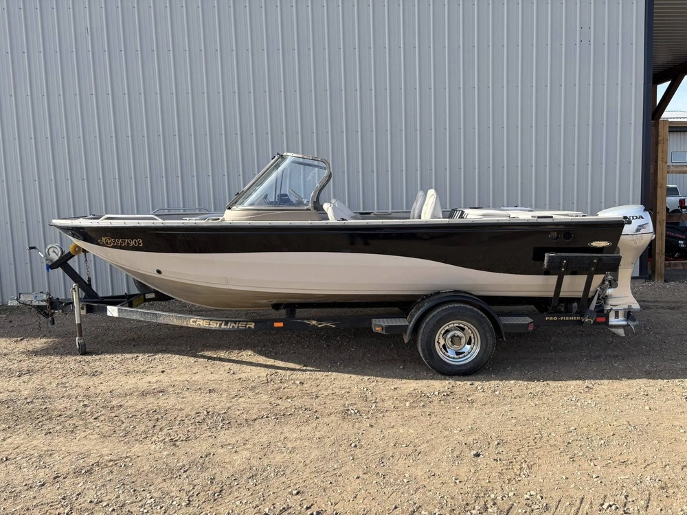 2003 Crestliner 1850 Sportfisher - 15hp Honda alt