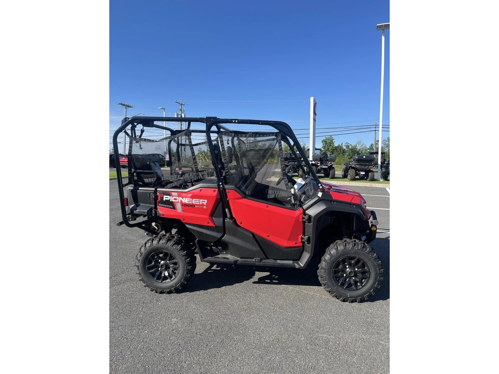 Honda Pioneer 1000 5p Deluxe 2025 alt