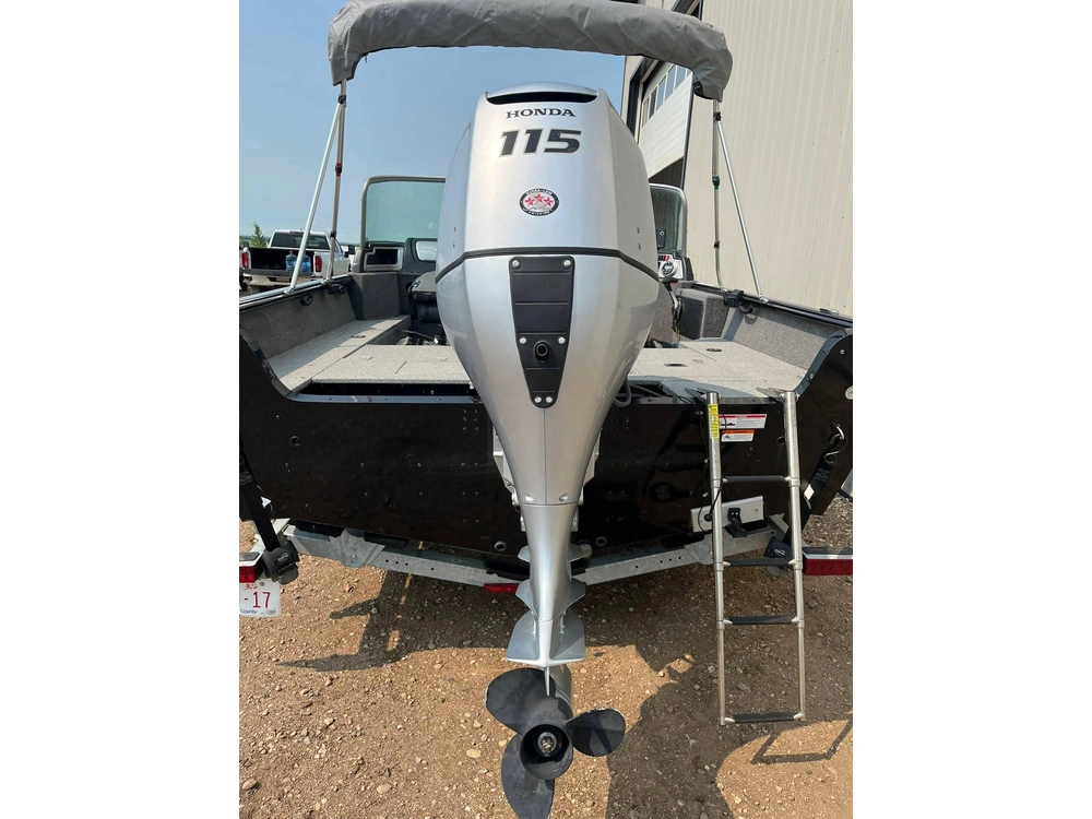 2018 Lund Boat Co 1775 Impact alt