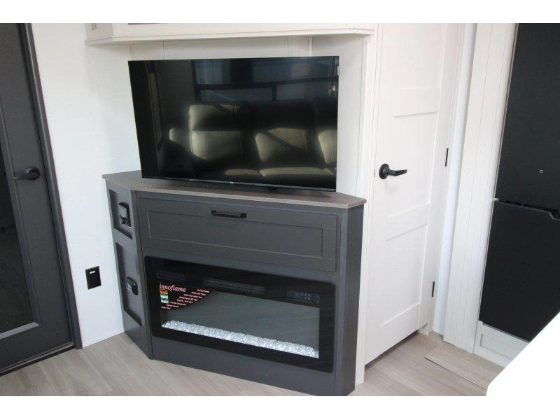 Grand Design Momentum 320g 2026 alt