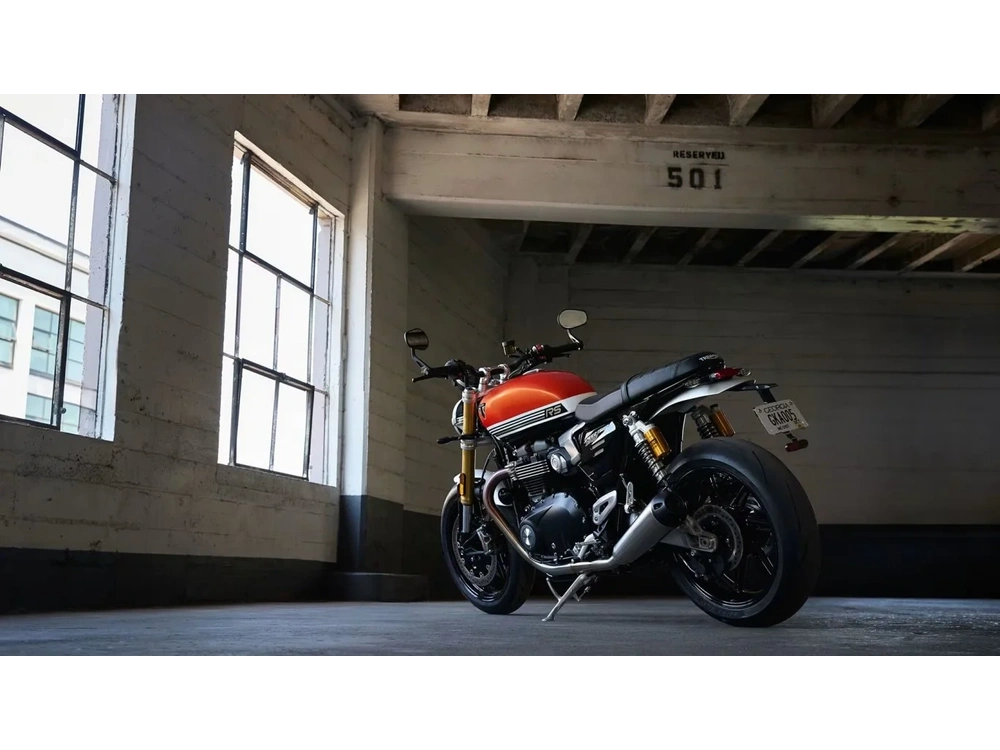 2025 Triumph Speed Twin alt