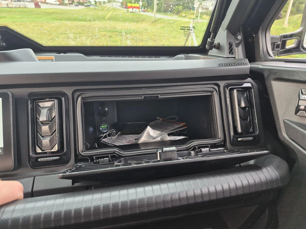 2026 Can-am Defender Limited Cab Hd11 alt