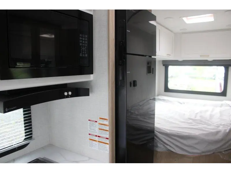 Thor Motor Coach Four Winds 2027