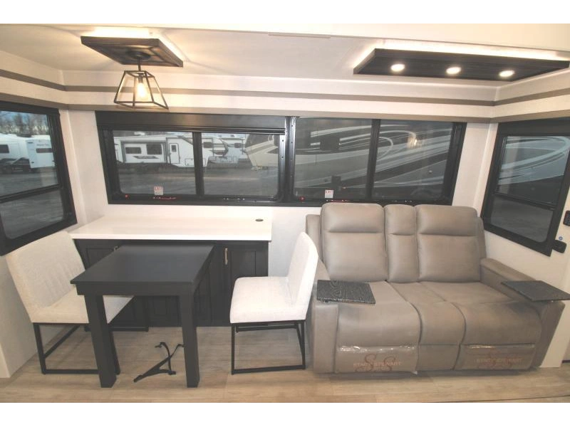 Jayco Pinnacle 38kpts 2026 alt