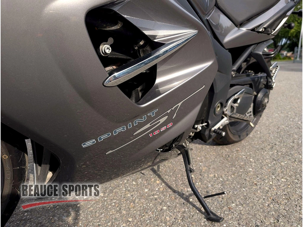 2009 Triumph Sprint St 1050 ⚡ Moto 3 Cylindres Performance Routière alt