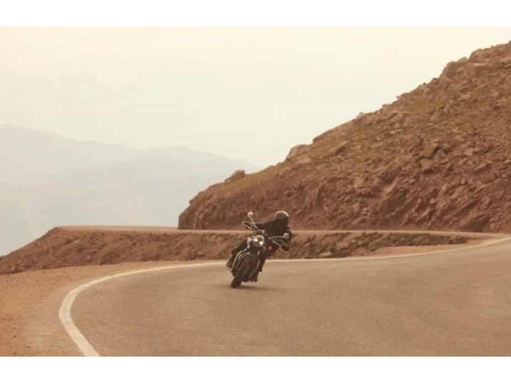 2026 Triumph Bonneville T100 Stone Grey alt