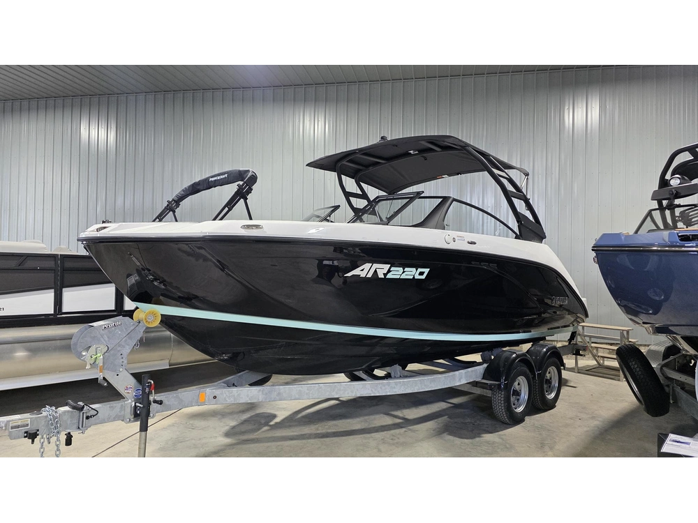 2026 Yamaha Ar 220 alt