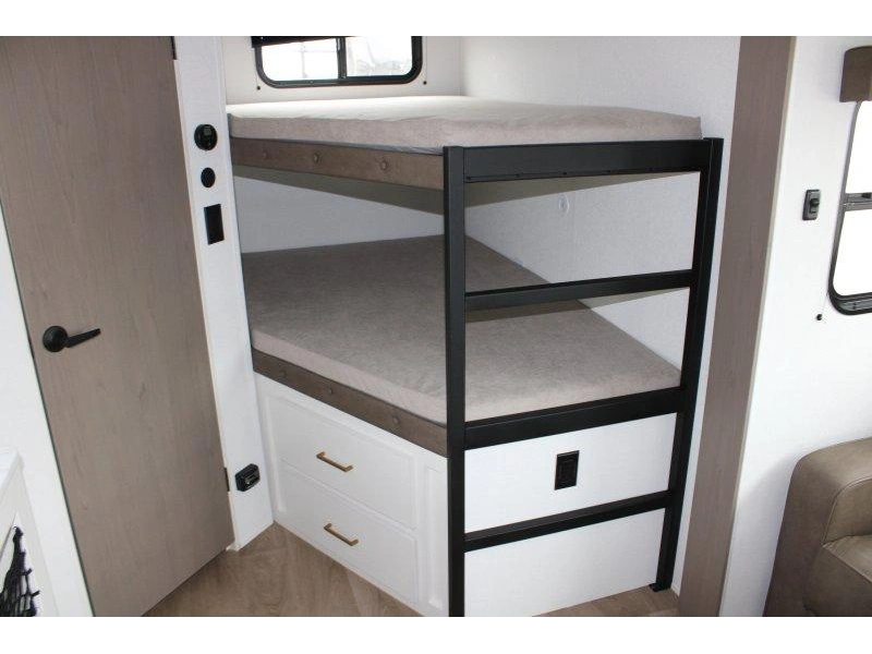 Grand Design Transcend 27dbx 2026 alt