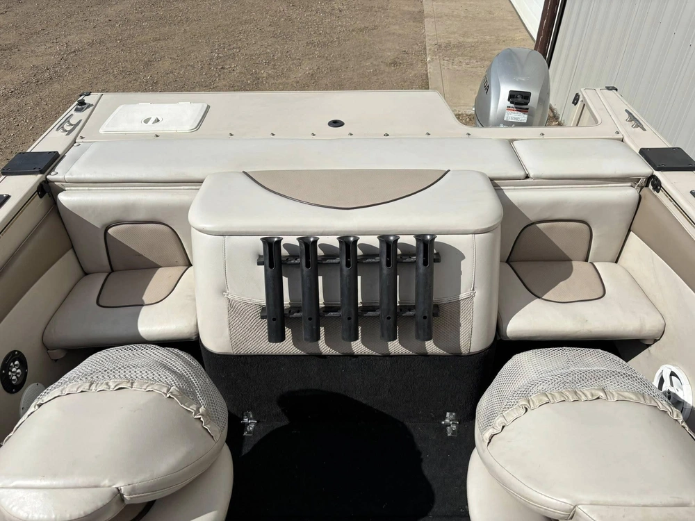 2003 Crestliner 1850 Sportfisher - 15hp Honda alt