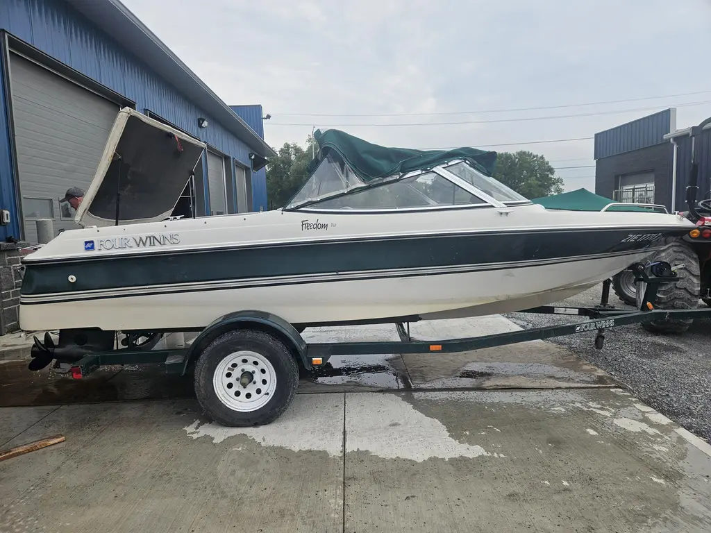 1995 Four Winns Freedom DLX 170