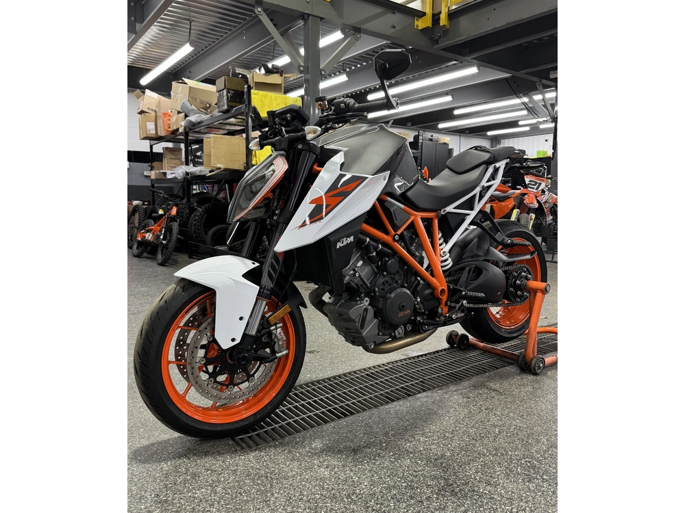 Ktm Super Duke R 2018 alt