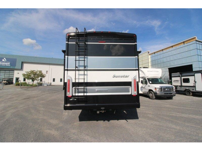 2024 Winnebago Sunstar 33k alt