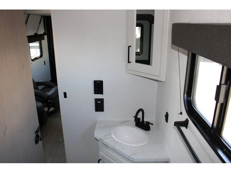 Grand Design Momentum 22mav 2026 alt