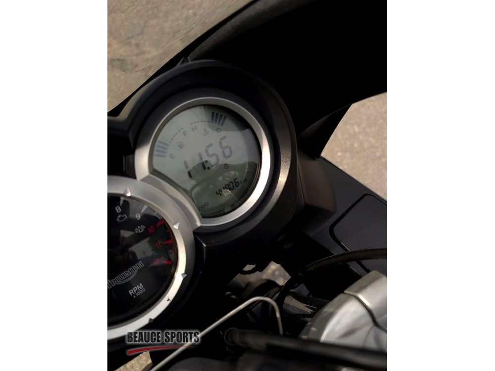 2009 Triumph Sprint St 1050 ⚡ Moto 3 Cylindres Performance Routière alt