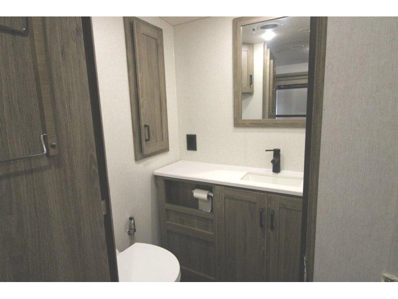 2024 Winnebago Sunstar 33k alt