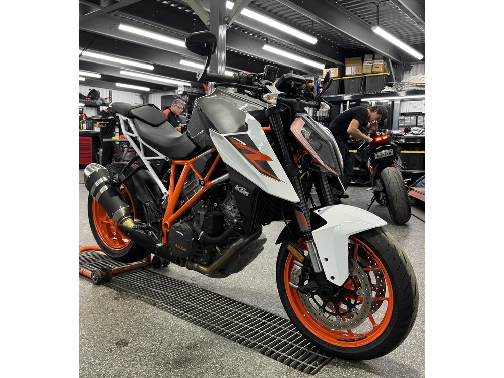 Ktm Super Duke R 2018 alt