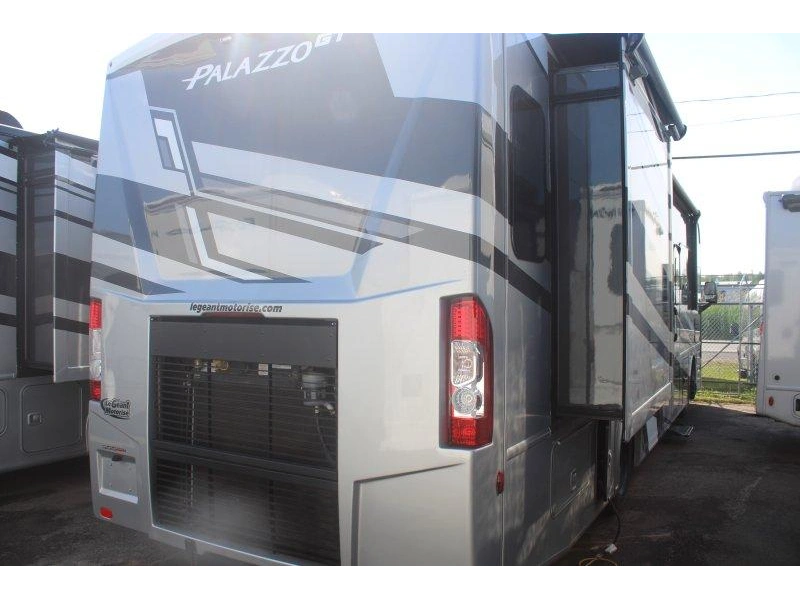 Thor Motor Coach Palazzo 33.6 2026 alt