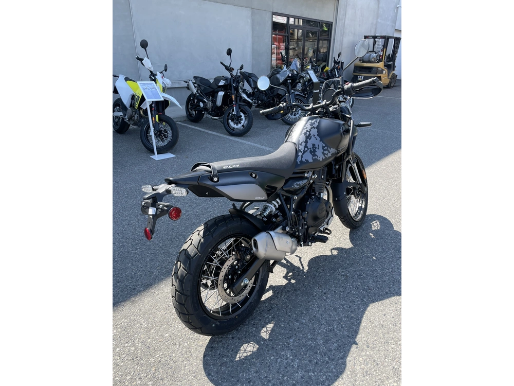 2026 Royal Enfield Himalayan Mana Black alt