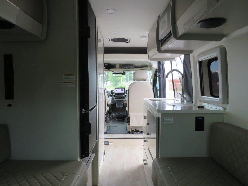 Thor Motor Coach Tellaro 20y 2027 alt