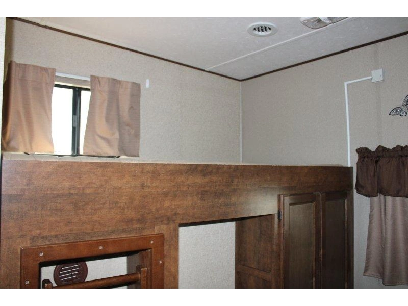 Coachmen Chaparral D348bhs 2014 alt