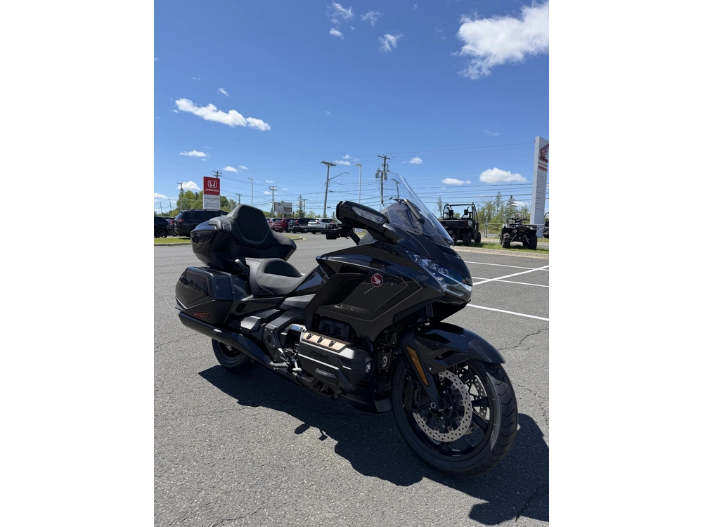 Honda Gold Wing Tour Dct 2026 alt