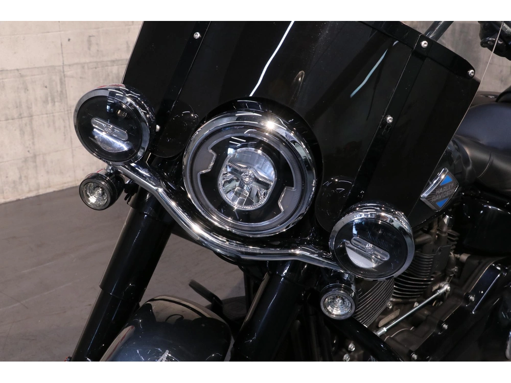2025 Harley-davidson Softail Heritage Classic (flhc) alt