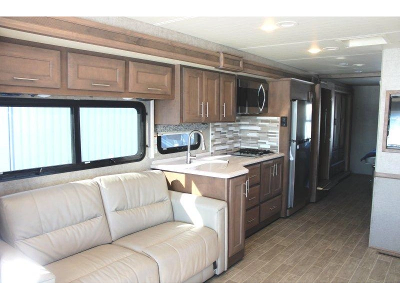 Thor Motor Coach Miramar 35.2 2022 alt