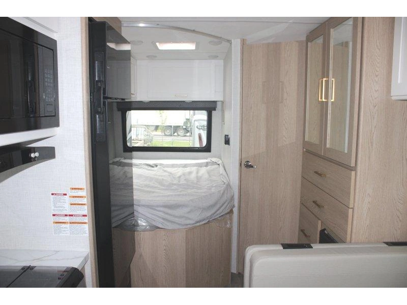 Thor Motor Coach Four Winds 21z.gm 2027 alt