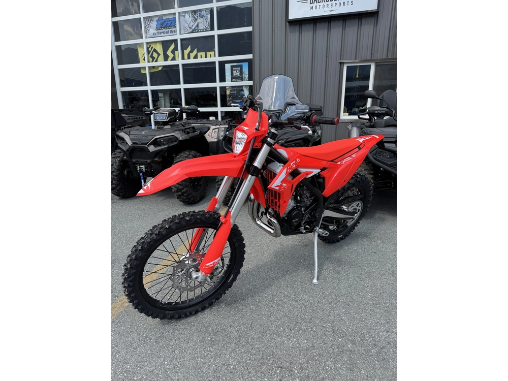 2027 Beta Xtrainer 200 *$92 Bi-weekly* alt
