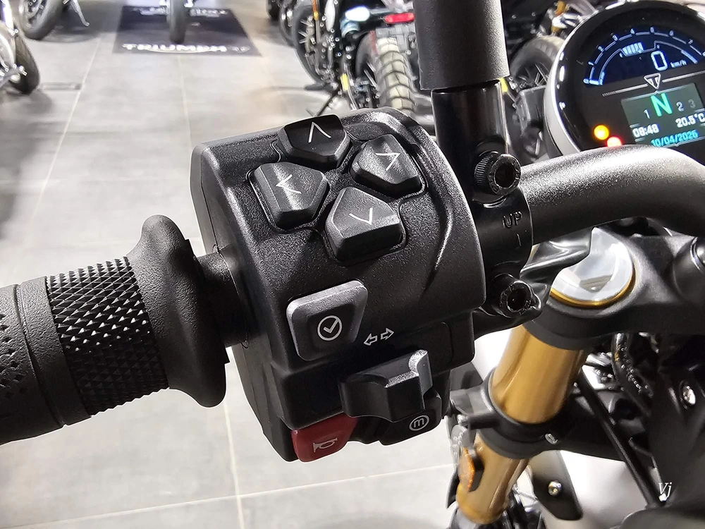 2026 Triumph Scrambler 900 alt