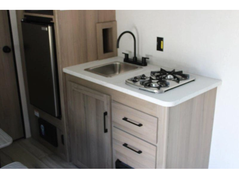 Keystone Rv Coleman 17r 2026 alt