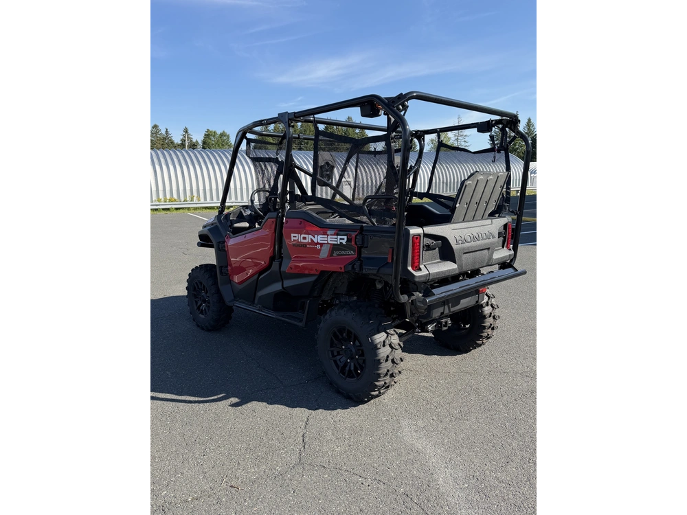 Honda Pioneer 1000 5p Deluxe 2025 alt