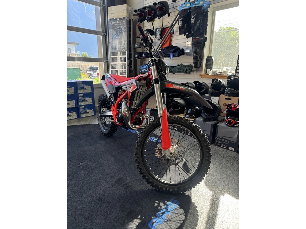 2026 Beta Xtrainer 300 *$89 Bi-weekly* alt